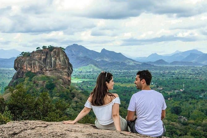 Sri Lanka Highlights: Kandy, Nuwara Eliya & Sigiriya