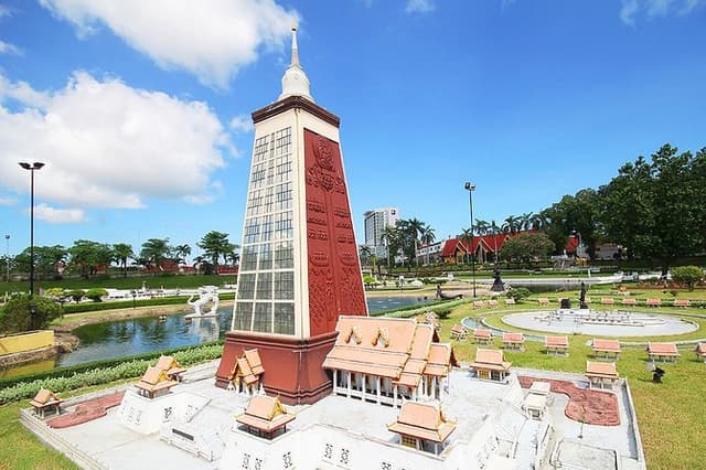 Mini Siam Miniature World in Pattaya with Transfer
