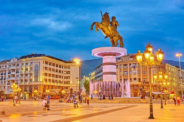 Relaxing Walking Tour in Skopje
