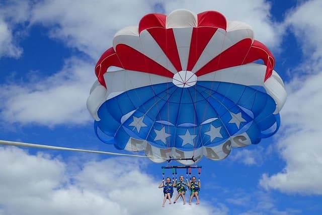 Parasail Flights at Madeira Beach