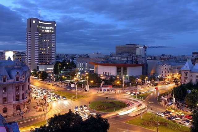 Bucharest Evening Tour and Traditional Dinner - 3 hours