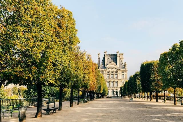 Full Coverage Paris Private City Tour