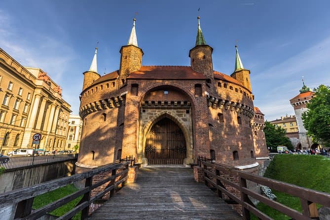 Best Krakow Old Town Walking Tours & Historic Experiences