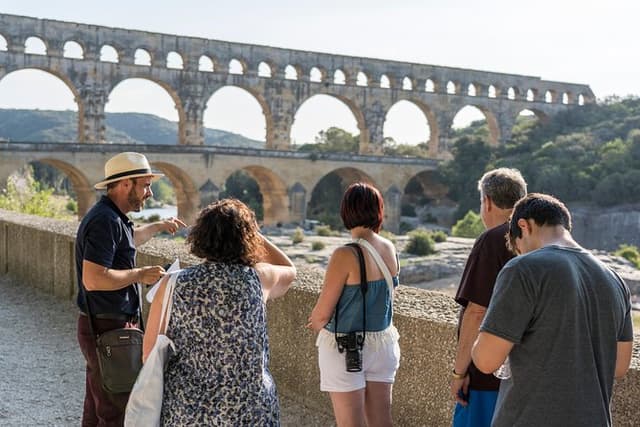 Provence Day Trip from Marseille : Baux, Pont du Gard, Avignon...