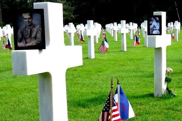 Full-Day US Battlefields of Normandy Tour from Bayeux (A3LST)