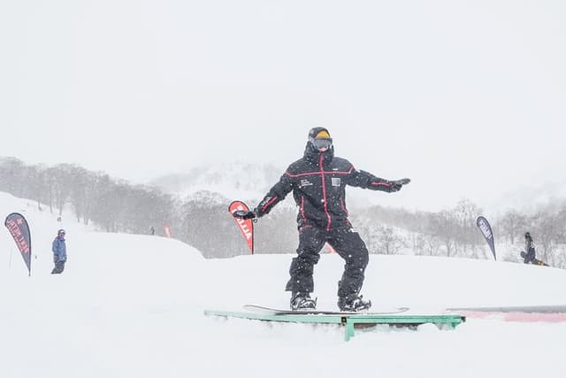 Full Day Snowboard Lesson (6 hours)