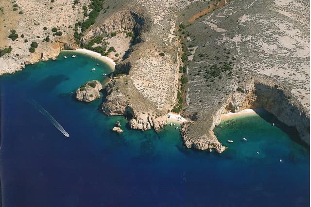 Private Wild Bays Boat Trip with Captain Bobo
