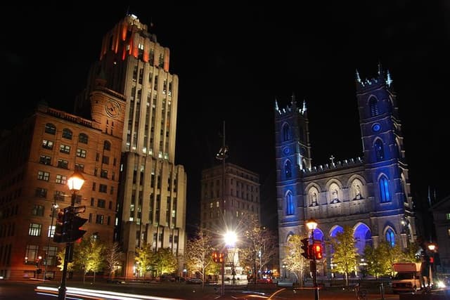 Montreal at Night private tour