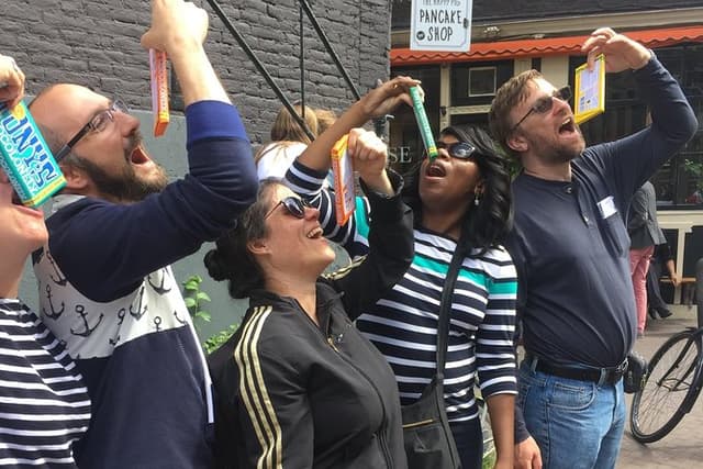 Amsterdam Highlights Walking Tour: Small Group Experience