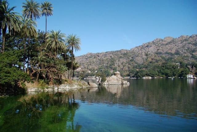 Private One Way Transfer From Mount Abu To Ahmedabad in AC Vehicle