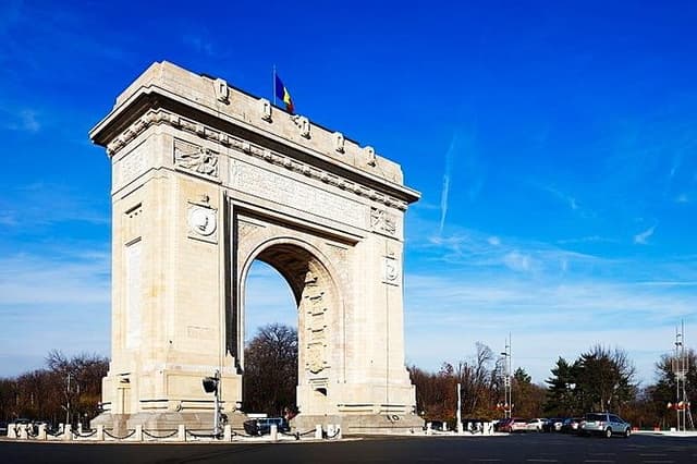 Bucharest Spotlights, Private Tour of the City by Car