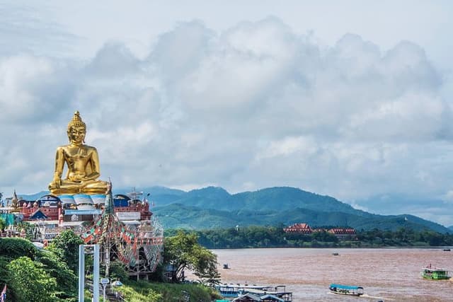 Ancient City Tour from Chiang Rai with Golden Triangle and Royal Villa