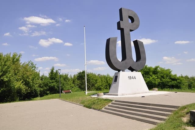 World War II Warsaw Old Town, Military Cemetery Walking Tour