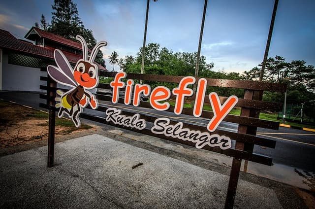 Firefly, Templers Park Water Falls And Batu Caves Tour