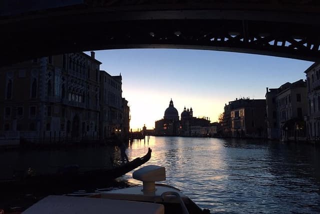 Discover Venice at sunset