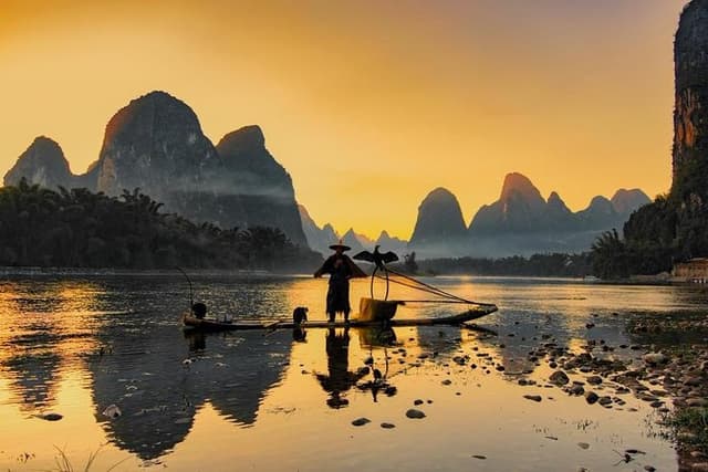 Full-Day Guilin Li-River Cruise with 3 star boat and Fisherman Sunset Show Tour