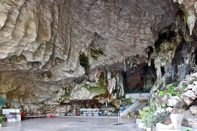 Ipoh Heritage, Caves And Cave Temple Tour