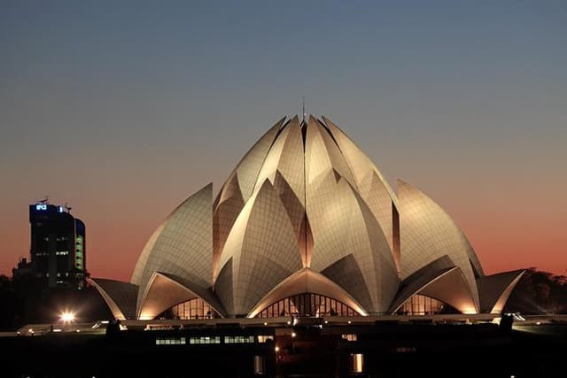 Divine Delhi: A Day Tour of Hindu Places of Worship