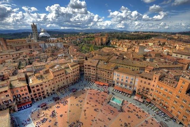 Discover the Medieval Charm of Siena on a Private Walking Tour