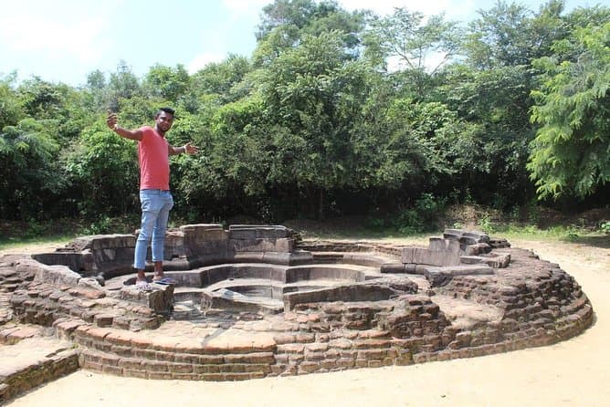 Authentic Tuk Tuk Tour: Sigiriya to Polonnaruwa Wonders