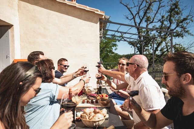 Saint-Emilion Electric Bike Day Tour with Wine Tastings & Lunch
