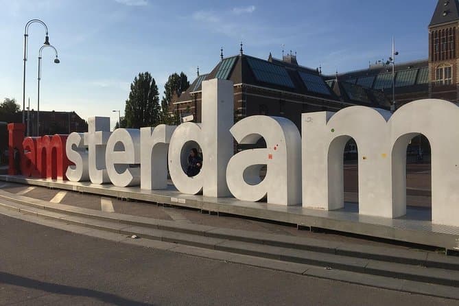 Reliable Private Transfers to Rotterdam City Center