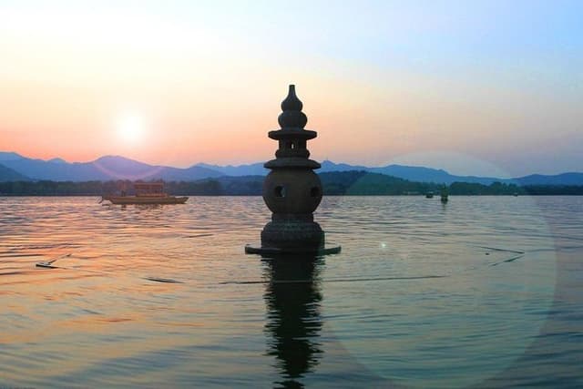 Hangzhou Private Day Tour from Shanghai with West Lake and Hefang Street