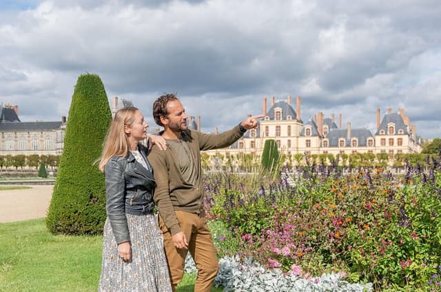 Fontainebleau and Vaux le Vicomte Chateaux Day Trip from Paris