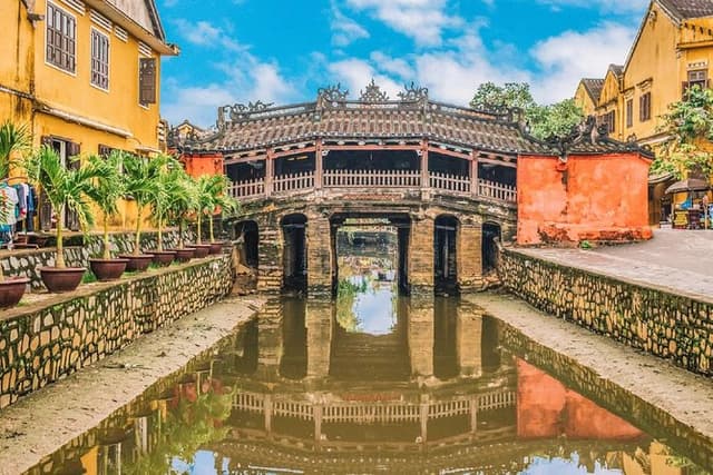 Hoi An Ancient Town Tour: Japanese Covered Bridge & Old House from Hoi An