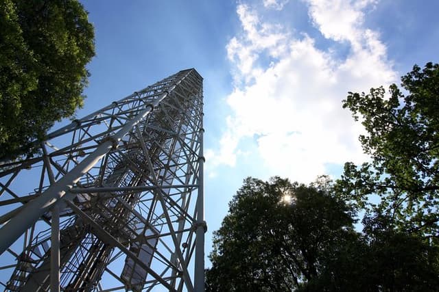 Milano: Parco Sempione and its tower with a panoramic aperitif