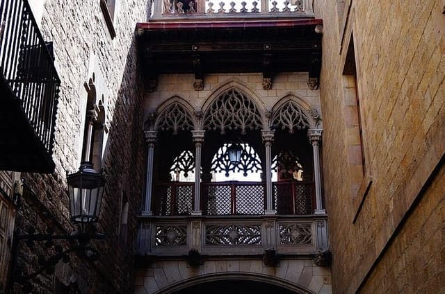 Roman & Gotic & Gaudi in Barcelona: private walking tour