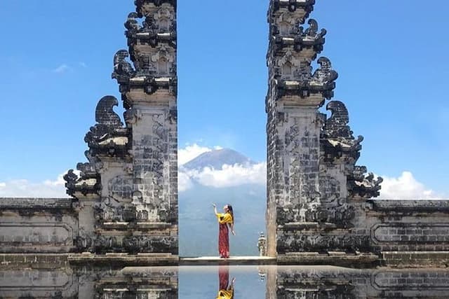 Gate of Heaven - East of Bali Tour