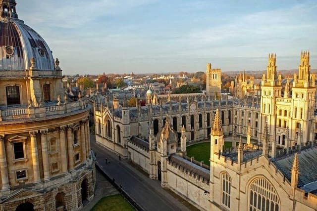 Private driver tours to Cotswolds, Blenheim Palace, or Oxford