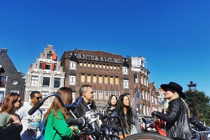 Best Amsterdam Walking Tours & Canal Side Experiences