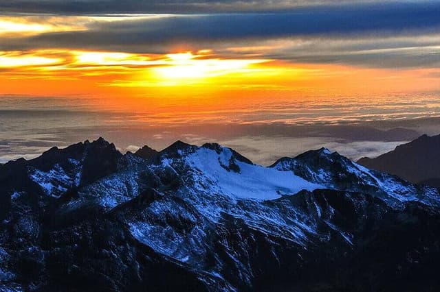 Climbing Huayna Potosi 2 days 1 Night