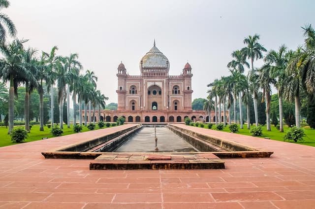 Monuments of Delhi (Guided Full Day Sightseeing City Tour)