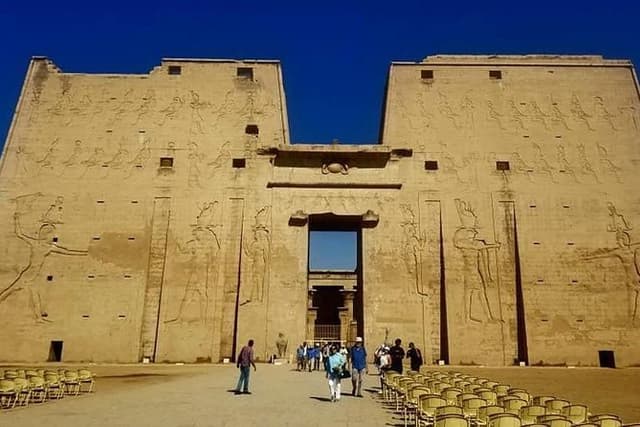 From Luxor: Private Day Trip to Edfu and Kom Ombo