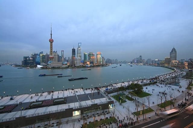 Yu Garden and Huangpu River Cruise Private Shanghai Day Tour