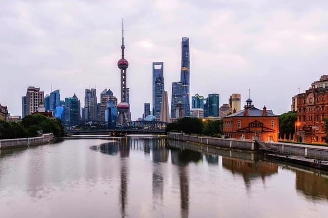 Private Tour of Oriental Pearl Tower, Shanghai Zoo with Pandas, FFC and More