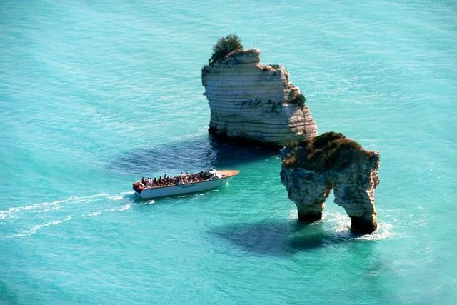 Desirèe experience. Visit the South Coast of Vieste