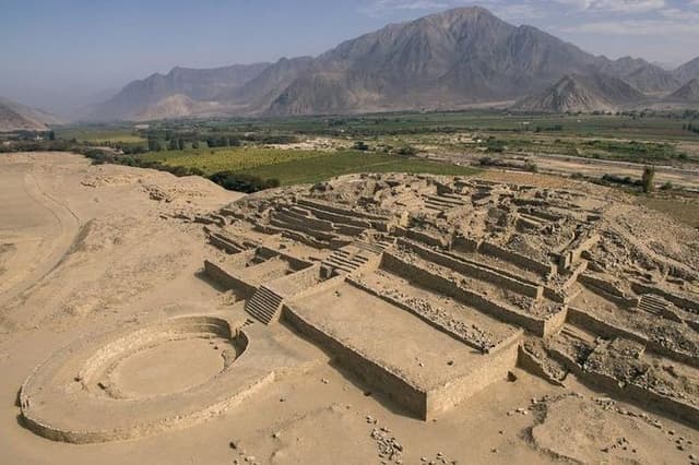 Caral City and Lomas de Lachay Full Day experience