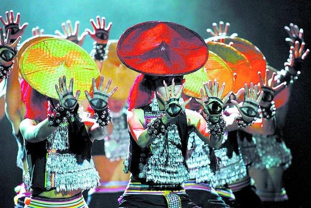 Private Kunming Night Tour with Dynamic Yunnan Show