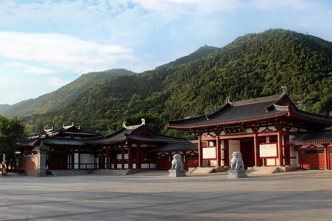 Compare Best Huaqing Palace Tours in Xian