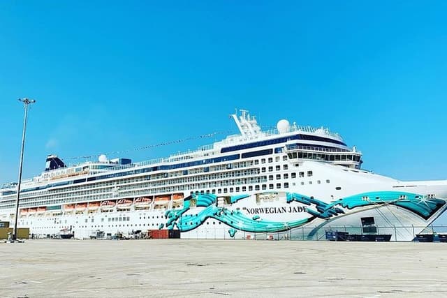 Putrajaya Cruise Excursion Full-Day City Tour From Port Klang