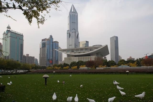 Shanghai Museum Tower Bund and Art Galleries Private Day Tour