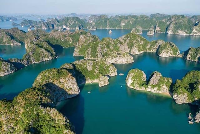 Cat Ba Day Cruise: Lan Ha bay - Halong Bay - Monkey island