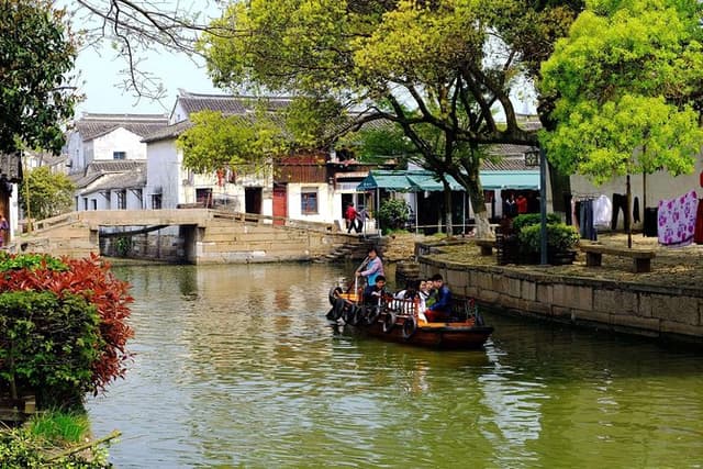 Shanghai to Suzhou and Tongli Water Town Self-Guide Tour Private Round Transfer