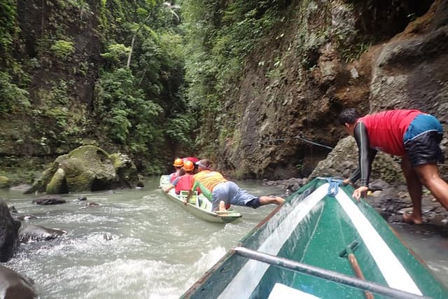 Pagsanjan Falls-Taal Volcano-Tagaytay ultimate Day Tour frm MNL