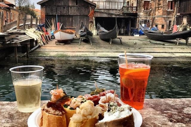 Venice Walking Tour: Eat and Drink