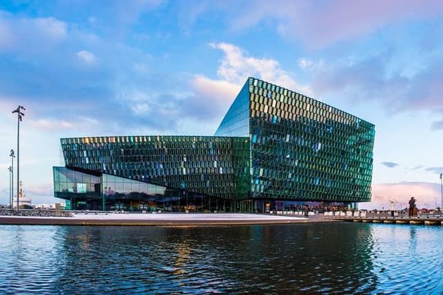 Reykjavik Sightseeing Tour